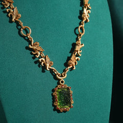 Vintage Square Green Resin Pendant Necklace Relief Palac Jewelry