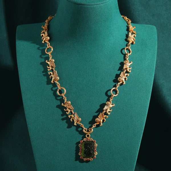 Vintage Square Green Resin Pendant Necklace Relief Palac Jewelry